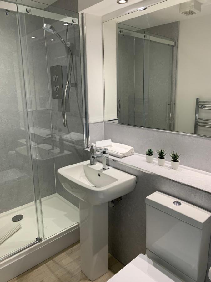 3 Bedroom - 2 Bathroom Townhouse In Corstorphine Near Murrayfield Stadium - Direct Bus To Edinburgh City Centre In 20 Minutes - Two Private Parking Spaces - Private Sunny Garden - Recently Refurbished Exteriér fotografie