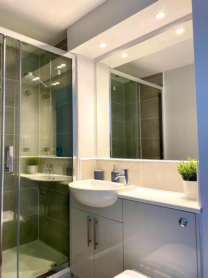 3 Bedroom - 2 Bathroom Townhouse In Corstorphine Near Murrayfield Stadium - Direct Bus To Edinburgh City Centre In 20 Minutes - Two Private Parking Spaces - Private Sunny Garden - Recently Refurbished Exteriér fotografie