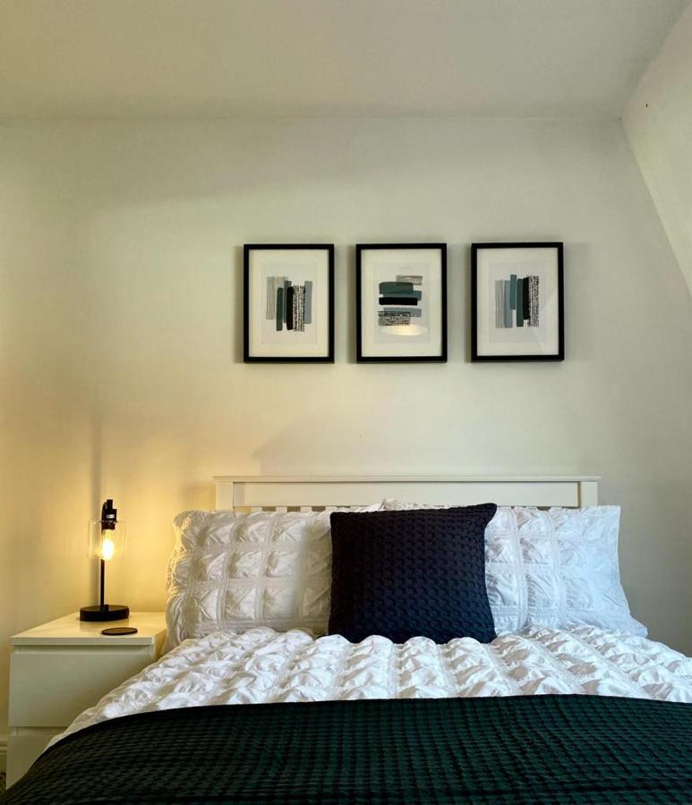 3 Bedroom - 2 Bathroom Townhouse In Corstorphine Near Murrayfield Stadium - Direct Bus To Edinburgh City Centre In 20 Minutes - Two Private Parking Spaces - Private Sunny Garden - Recently Refurbished Exteriér fotografie